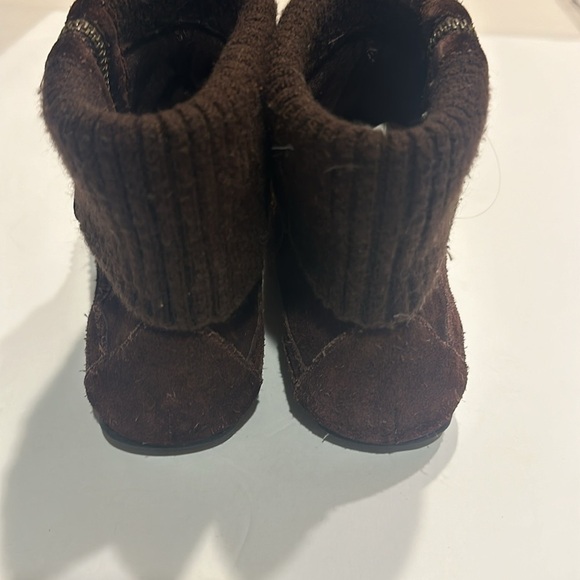 Minnetonka brown suede leather upper sweater knot fold over w zippers on sides - Picture 4 of 11